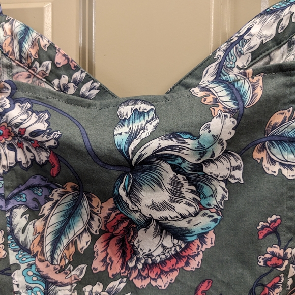 7th Avenue Design Studio NY & Co Floral Cropped Halter Top - Size Large - Picture 13 of 14